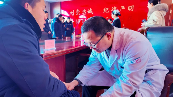 盱眙县中医院为县消防救援大队送上中医特色服务